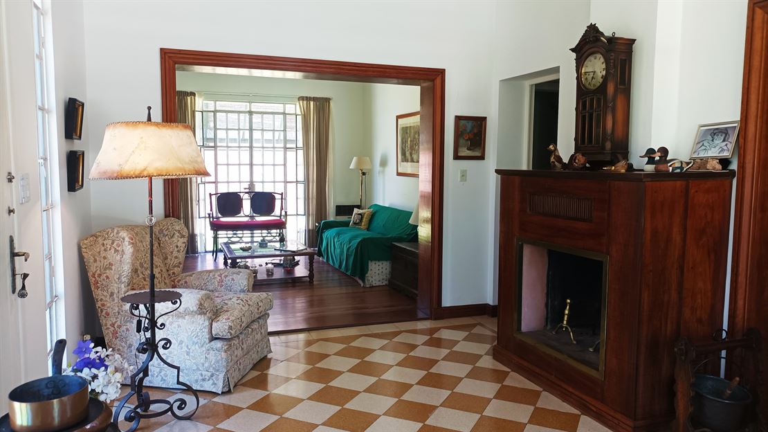 Muy buen chalet de estilo. Av Libertador al río